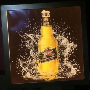 Neón Miller Genuine Draft – Botella con salpicaduras