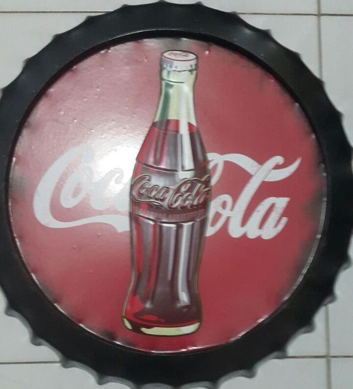Tapa decorativa Coca-Cola (botella, borde negro)