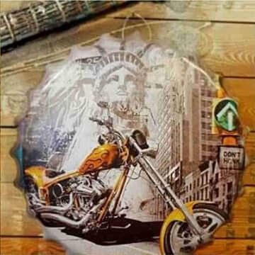 Tapa decorativa Moto chopper con la Estatua de la Libertad – foto 2