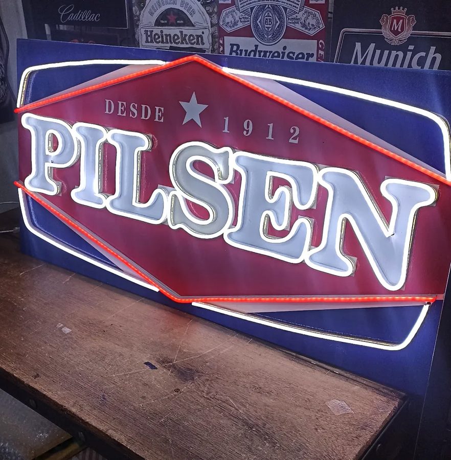 Neón Pilsen