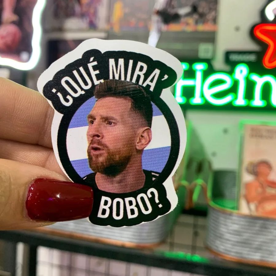 ¿Qué mirá bobo? futbolista con camiseta argentina