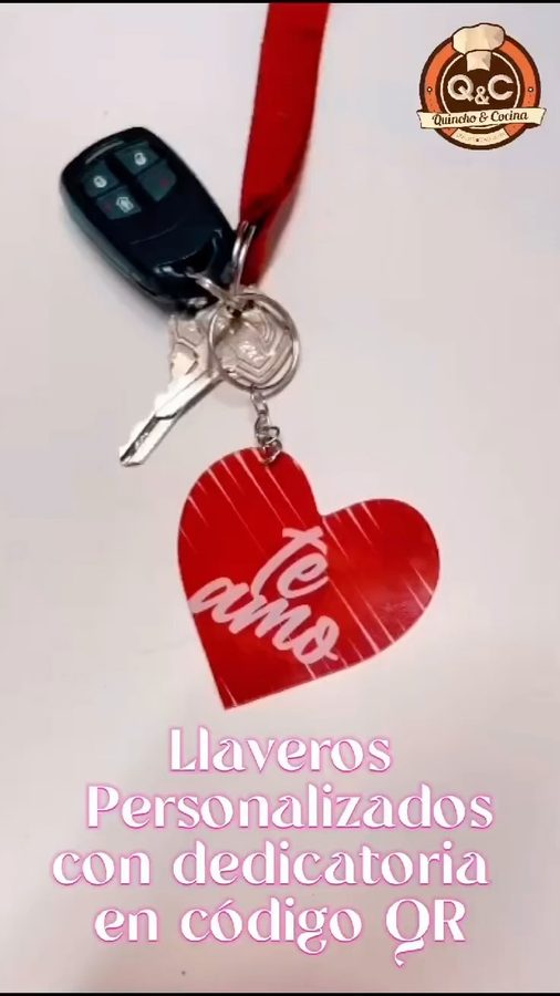 Llavero corazón rojo te amo con QR