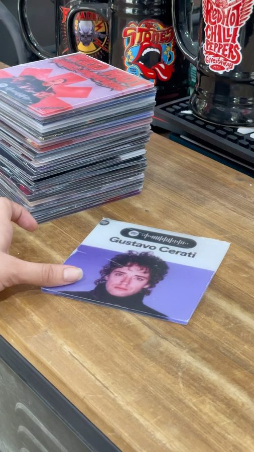 Placa de álbum con código Spotify Gustavo Cerati