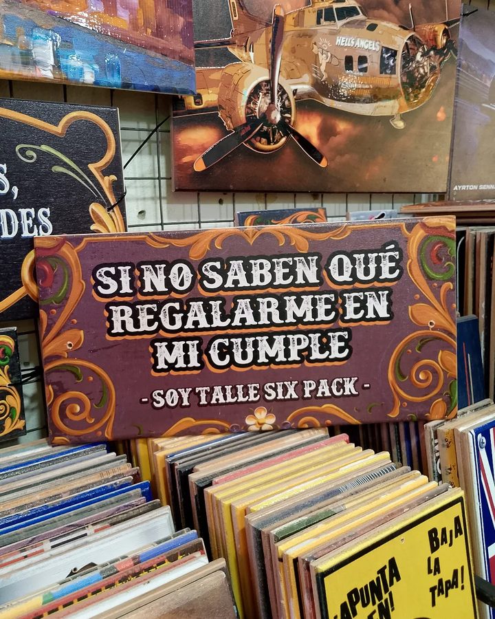 Cartel Si no saben qué regalarme en mi cumple, soy talle six pack