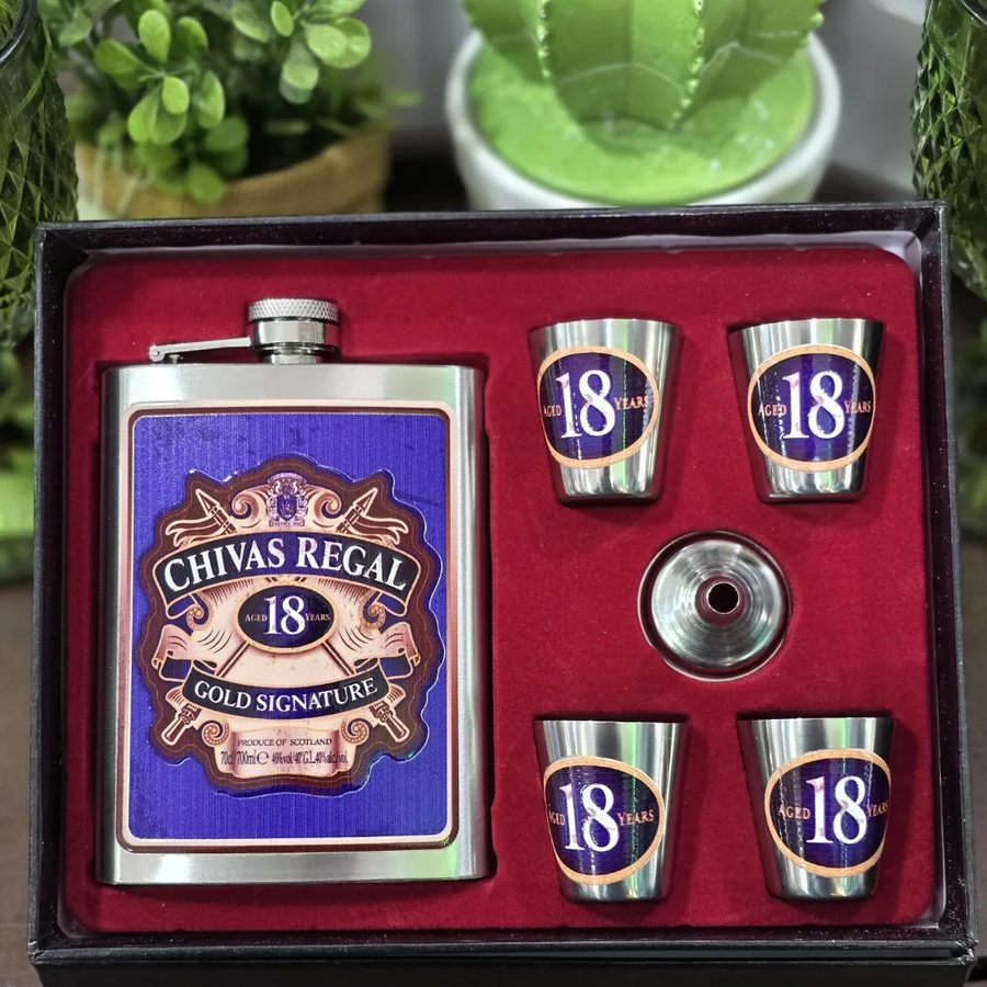 Set petaca Chivas Regal 18 con vasitos