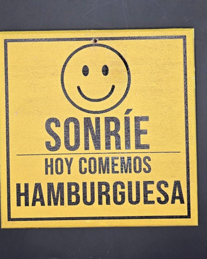 Cuadro Sonríe hoy comemos hamburguesa