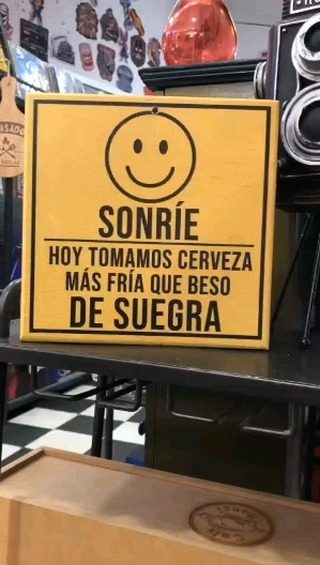 Cuadro Sonríe hoy tomamos cerveza más fría que beso de suegra – foto 2