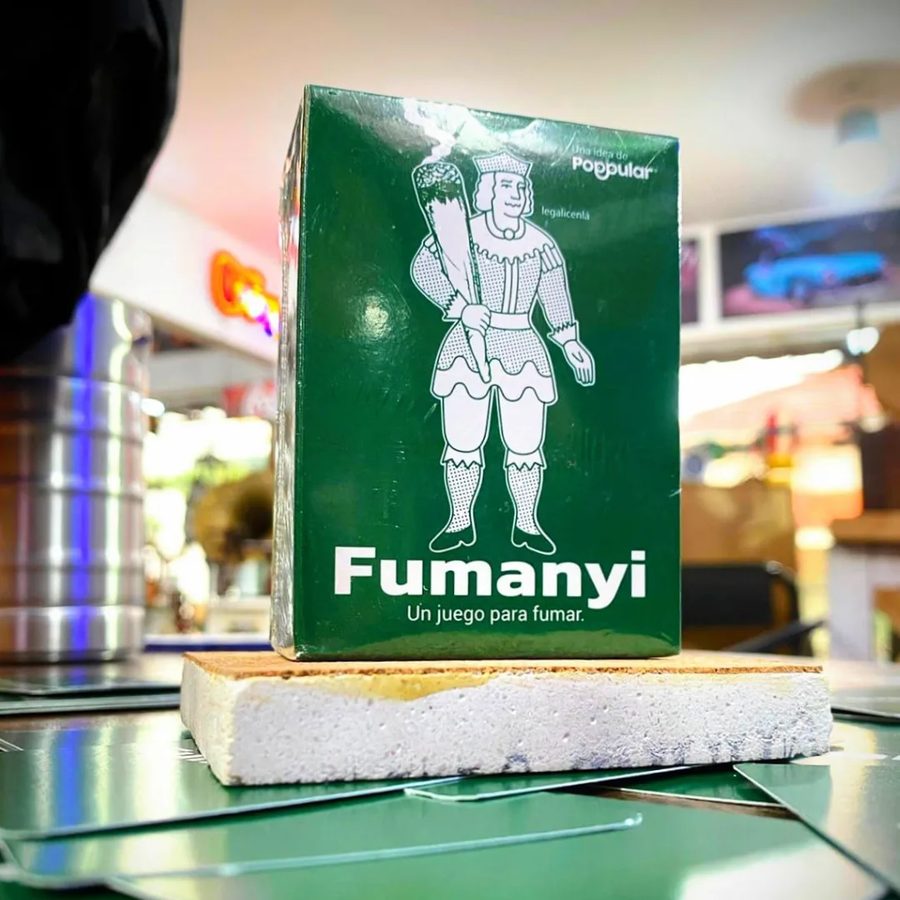 Fumanyi juego de cartas