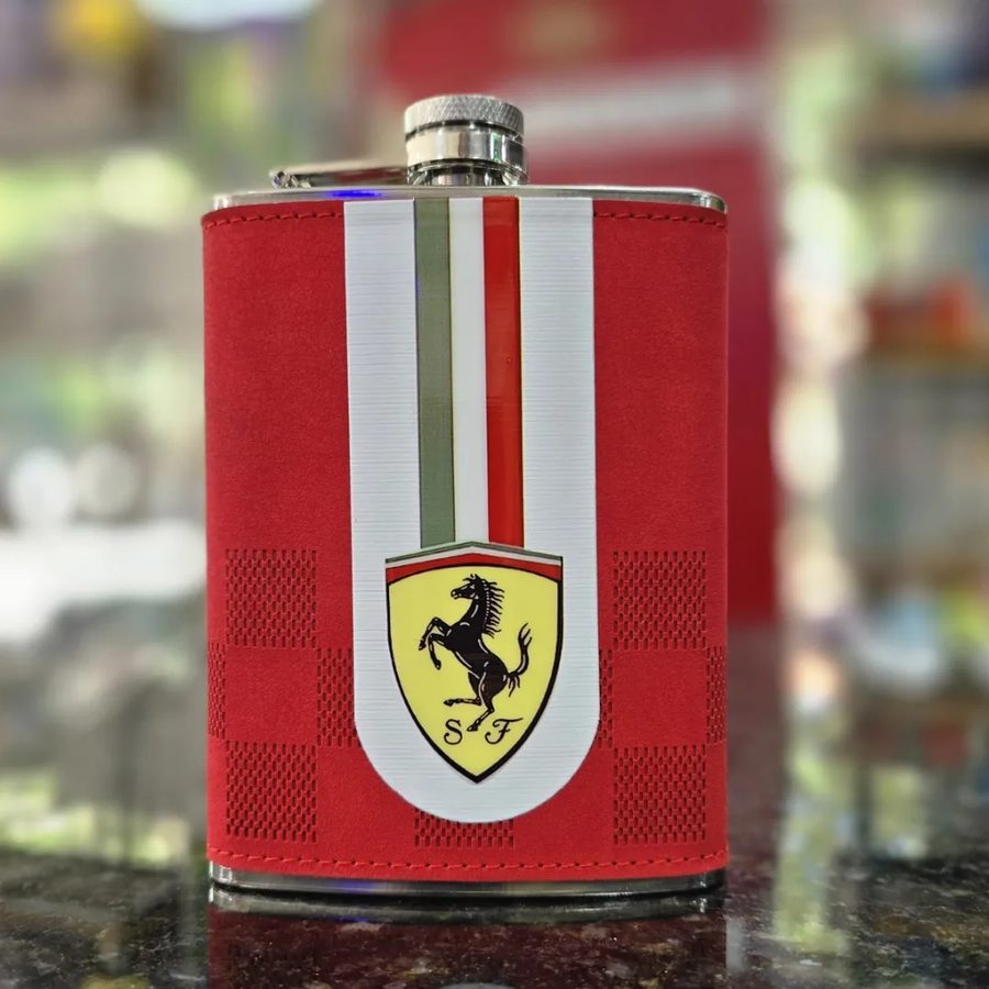 Petaca forrada Ferrari escudo con franjas