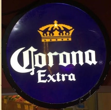 Neón Corona Extra (redondo luminoso, fondo azul) – foto 2