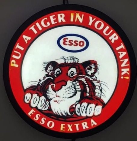 Neón Esso (Put a tiger in your tank!)