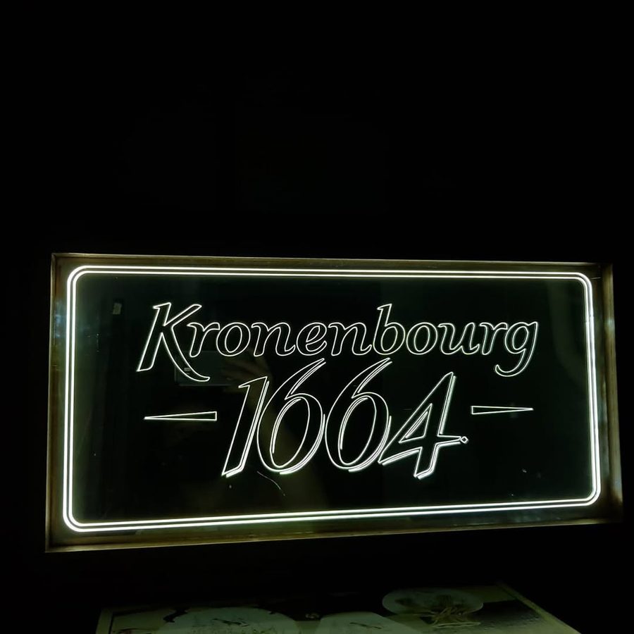 Neón Kronenbourg 1664