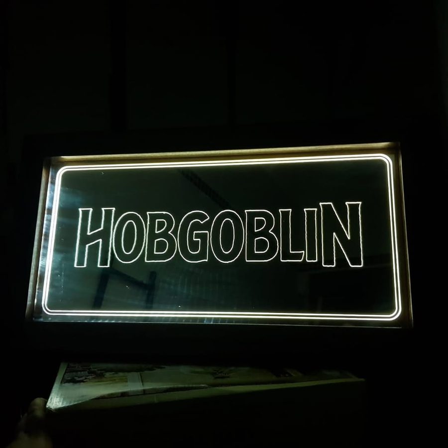 Neón Hobgoblin letras