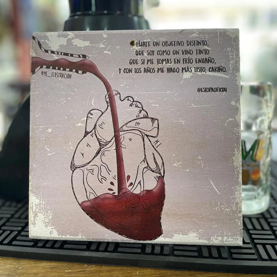 Cuadro Corazón de vino servido en copa