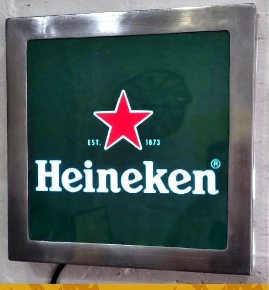 Neón Heineken (caja de luz cuadrada)
