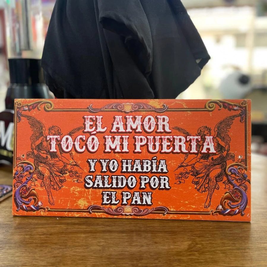 Cartel El amor tocó mi puerta y yo había salido por el pan