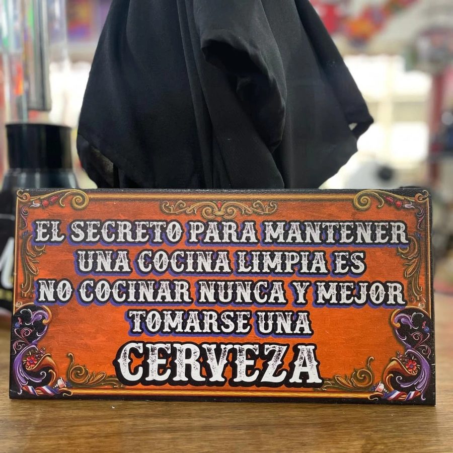 Cartel Cocina limpia: no cocinar nunca y mejor tomarse una cerveza