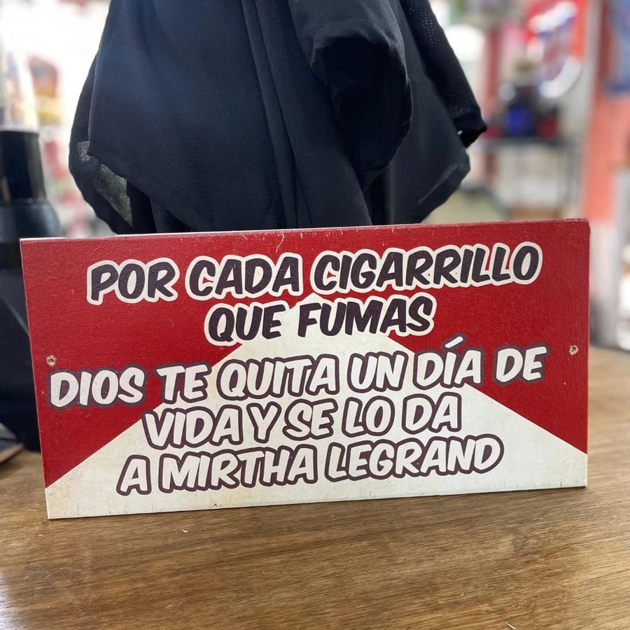 Cuadro Por cada cigarrillo que fumas Dios te quita un día de vida