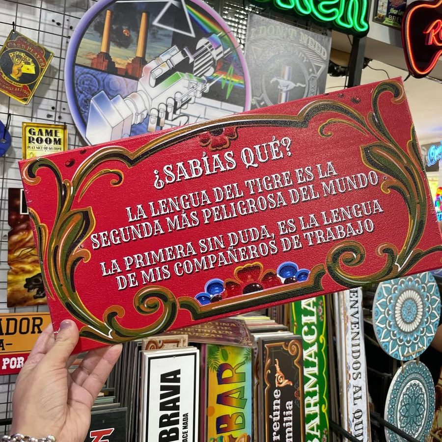 Cartel La lengua del tigre es la segunda más peligrosa del mundo – foto 2