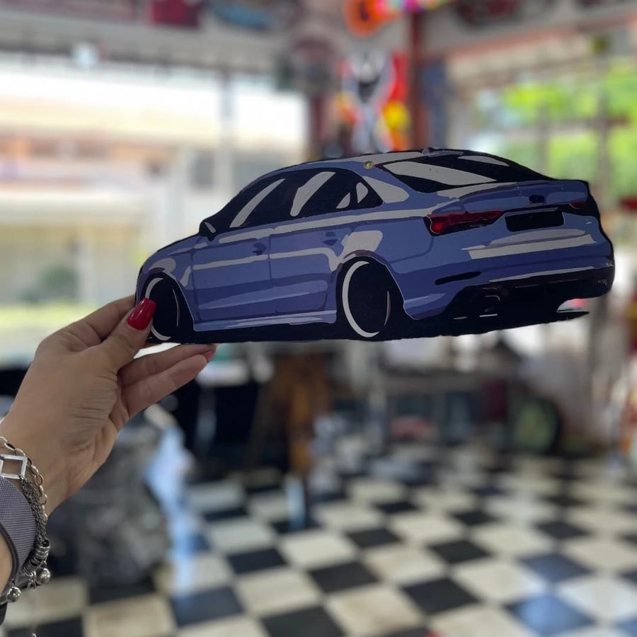 Cartel Auto sedán celeste bajo