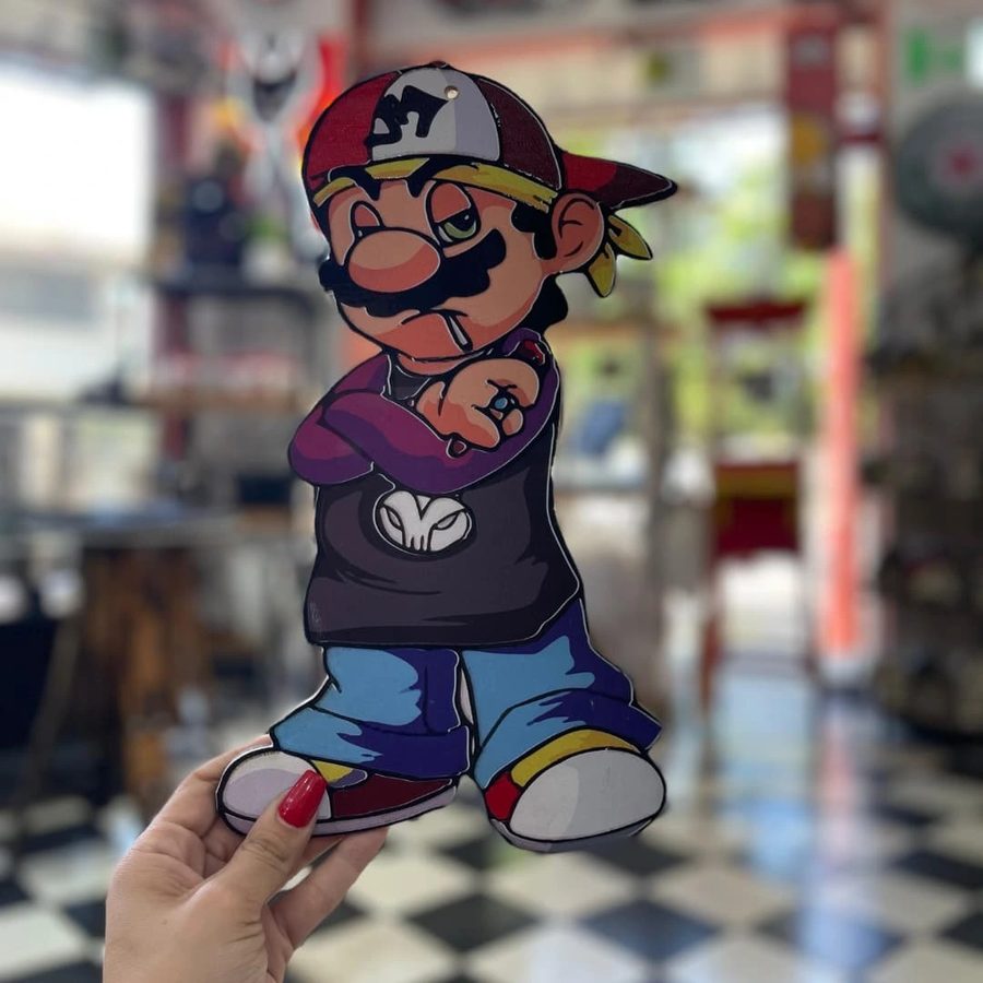 Cartel Mario con gorra hip hop