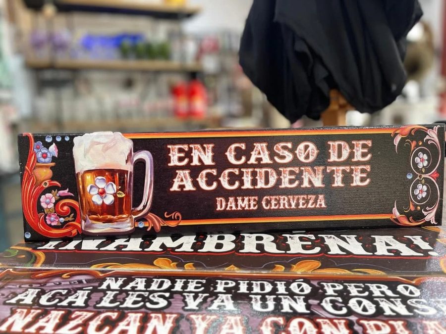 Cuadro En caso de accidente dame cerveza – foto 2