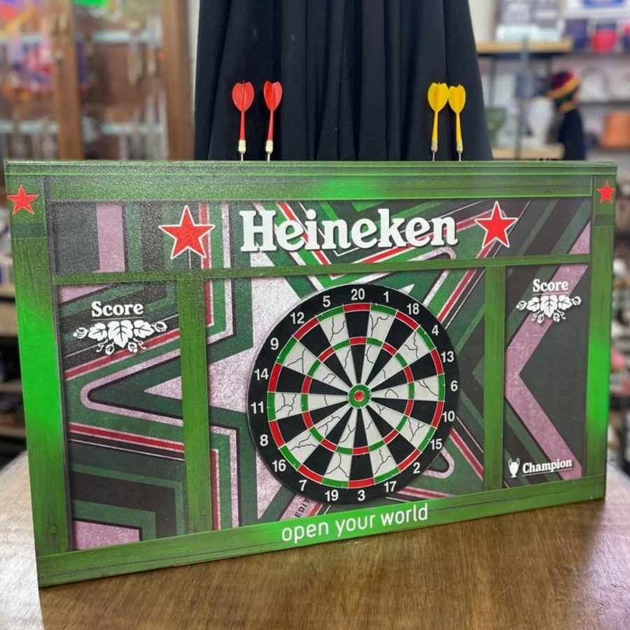 Tablero de dardos con pizarra Heineken