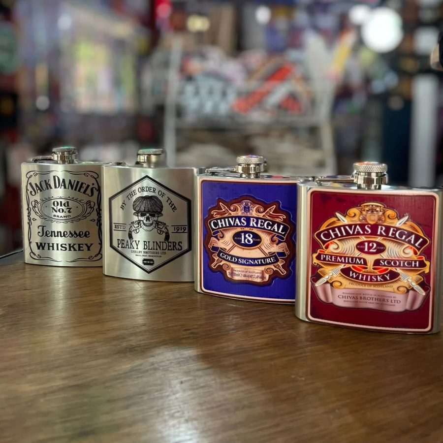 Petacas Jack Daniel's, Peaky Blinders y Chivas Regal – foto 2