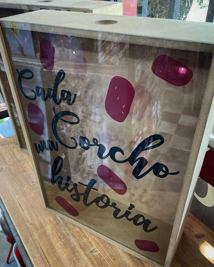 Porta corchos Cada corcho una historia – foto 2