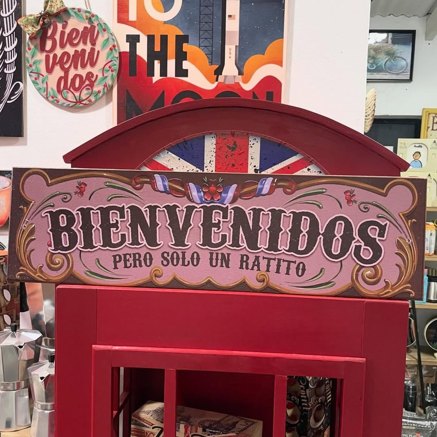 Cartel Bienvenidos pero solo un ratito – foto 2