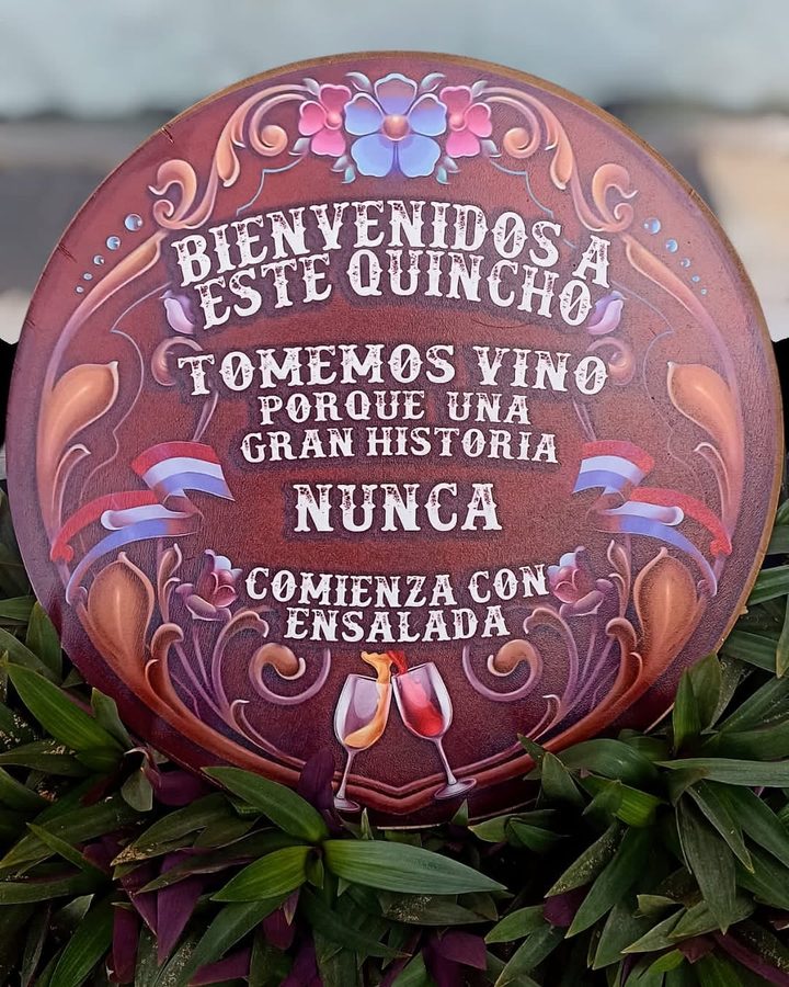 Cartel Tomemos vino: una gran historia nunca comienza con ensalada – foto 3