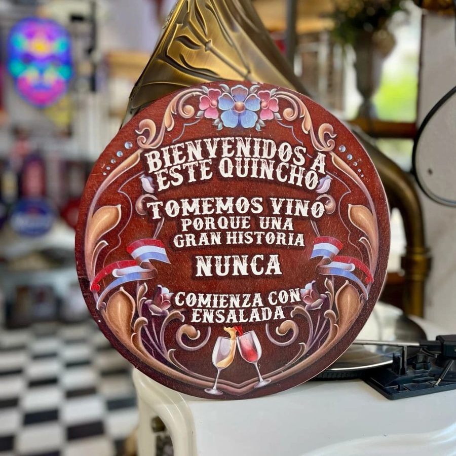 Cartel Tomemos vino: una gran historia nunca comienza con ensalada
