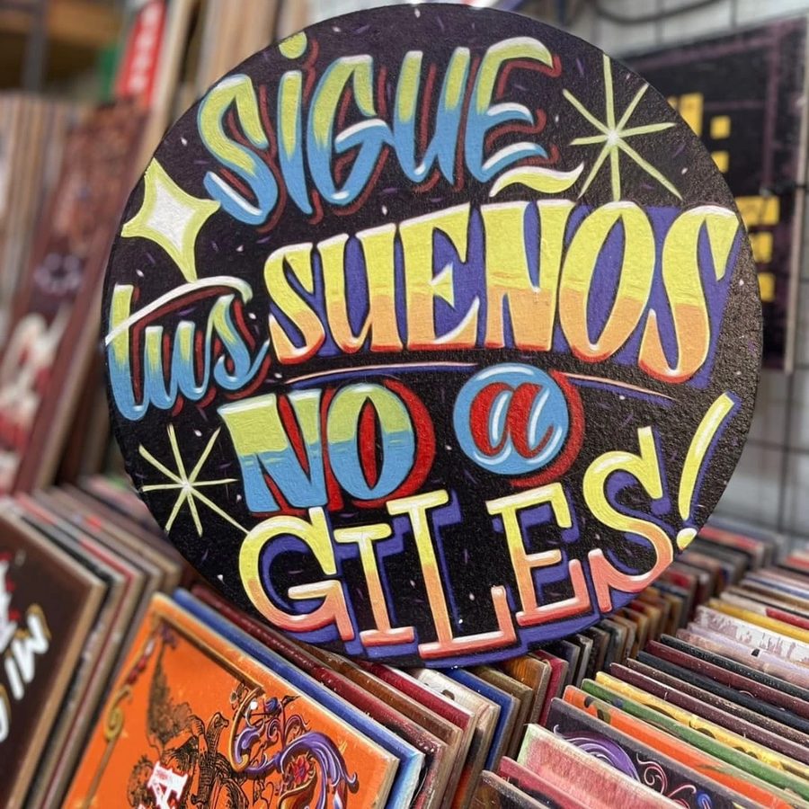 Cartel Sigue tus sueños, no a giles – foto 2