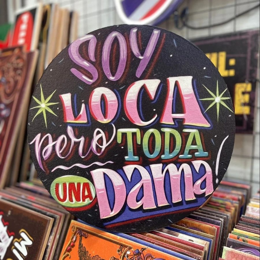 Cartel Soy loca pero toda una dama – foto 2