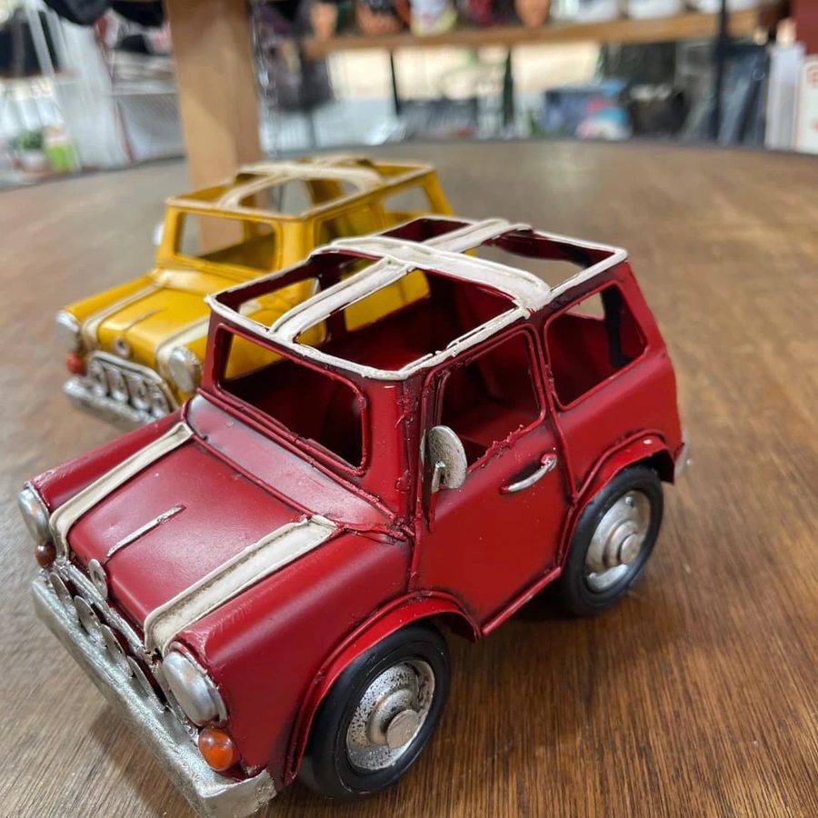Mini Cooper rojo de latón