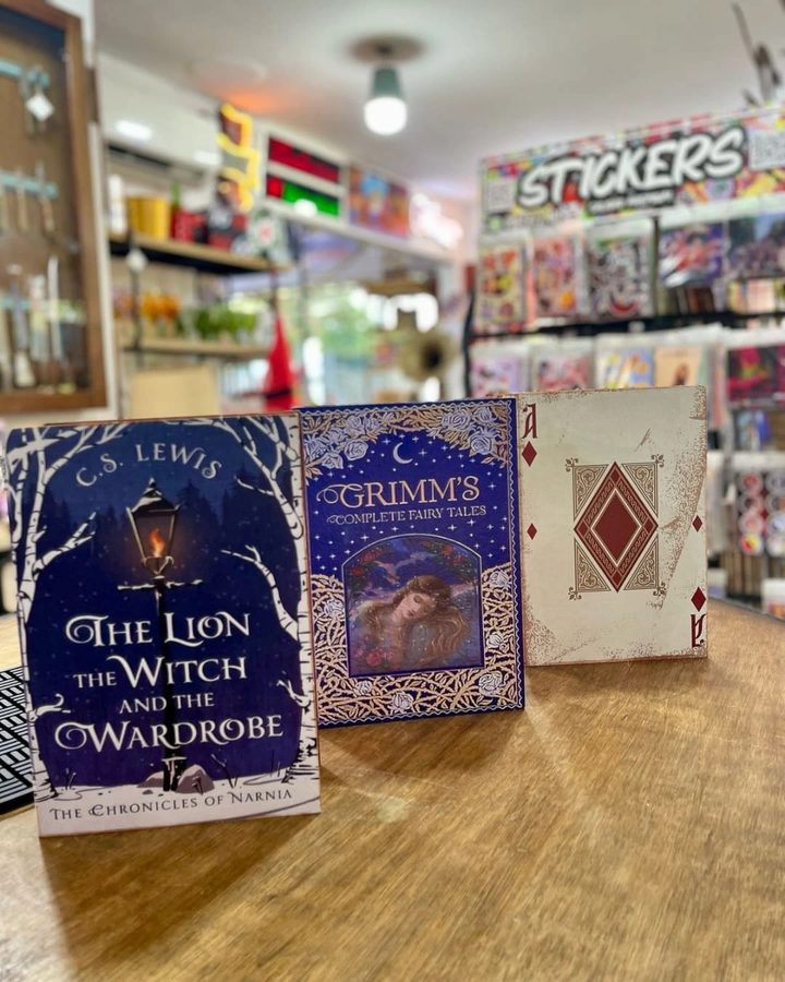 Cajas libro (The Lion the Witch and the Wardrobe, Grimm's)