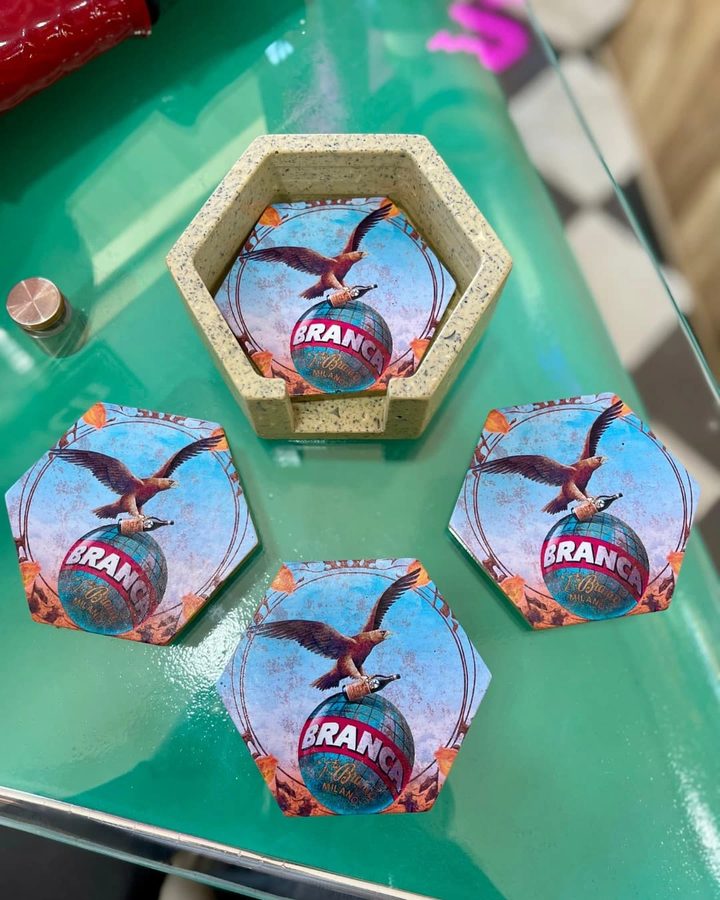 Set de 4 posavasos hexagonales Fernet-Branca águila
