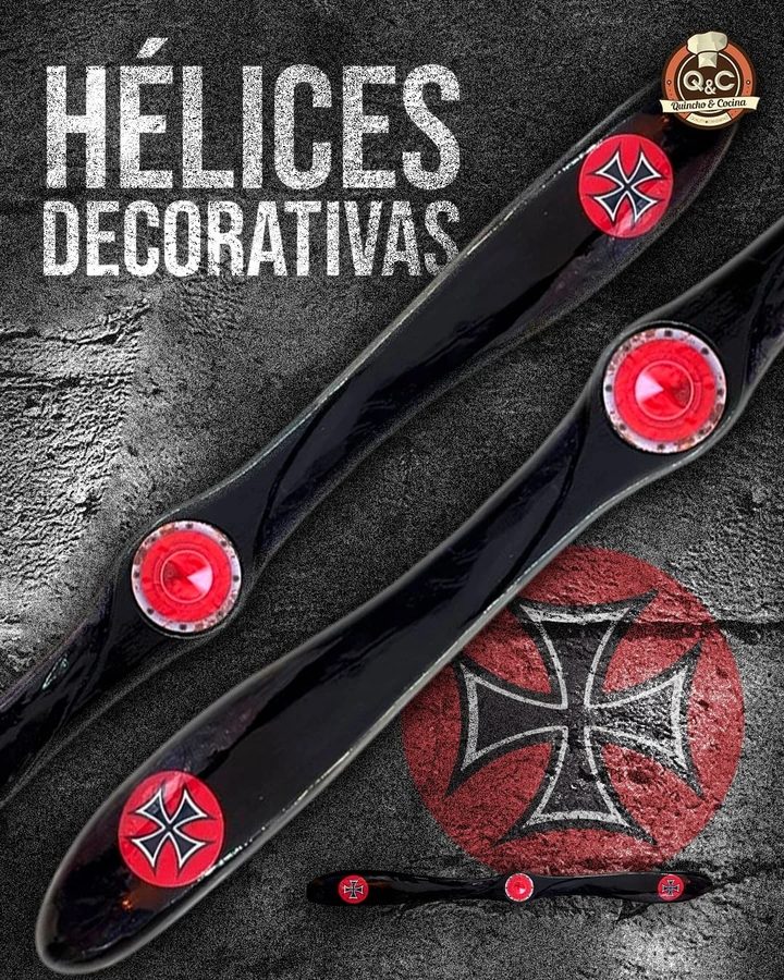Hélice decorativa negra con cruz de hierro