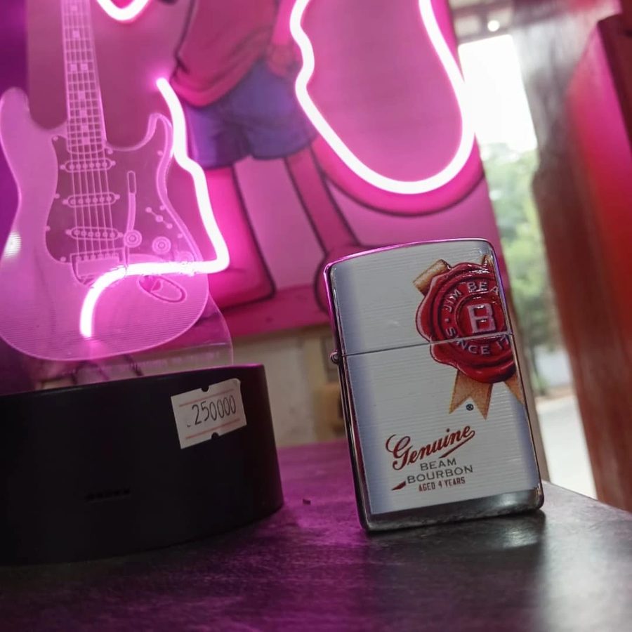 Encendedor Genuine blanco