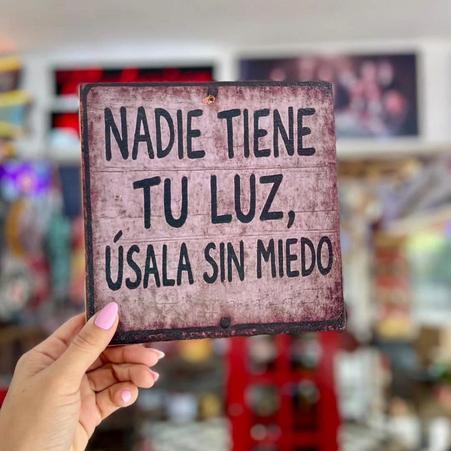 Cuadro Nadie tiene tu luz, úsala sin miedo