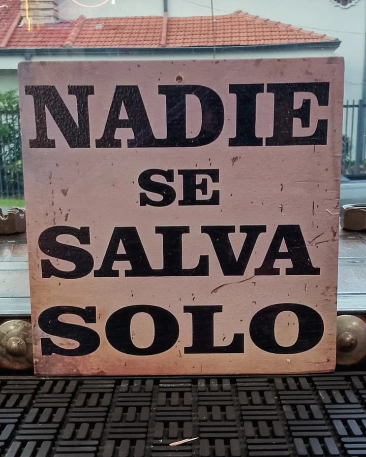 Cuadro Nadie se salva solo