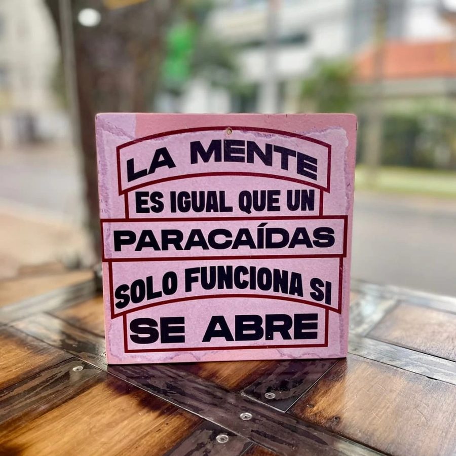 Cuadro La mente es igual que un paracaídas, solo funciona si se abre