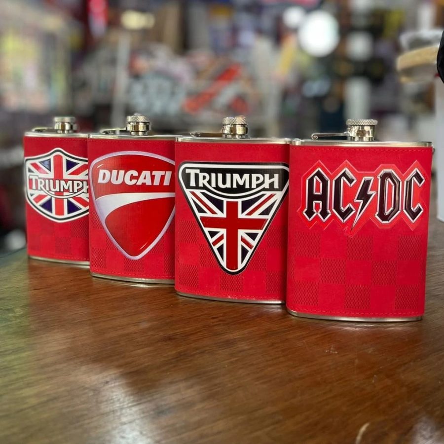 Petacas forradas Triumph, Ducati y AC/DC – foto 2