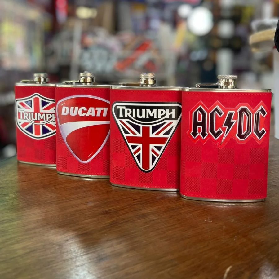 Petacas forradas Triumph, Ducati y AC/DC – foto 3