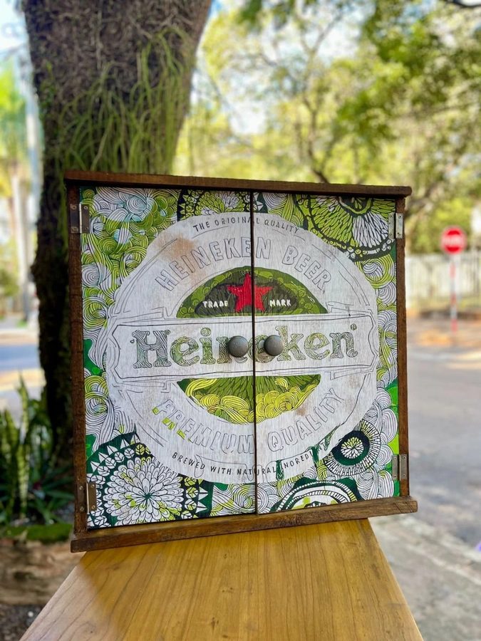 Gabinete de dardos Heineken floral