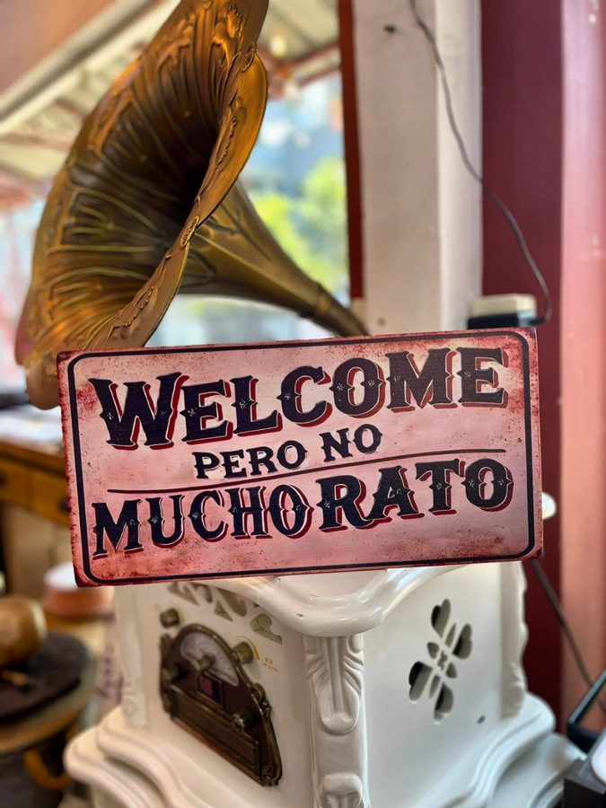 Chapa decorativa Welcome pero no mucho rato