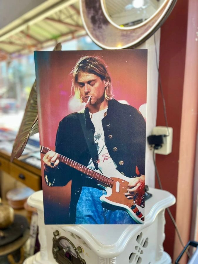 Cuadro Guitarrista rubio con guitarra roja