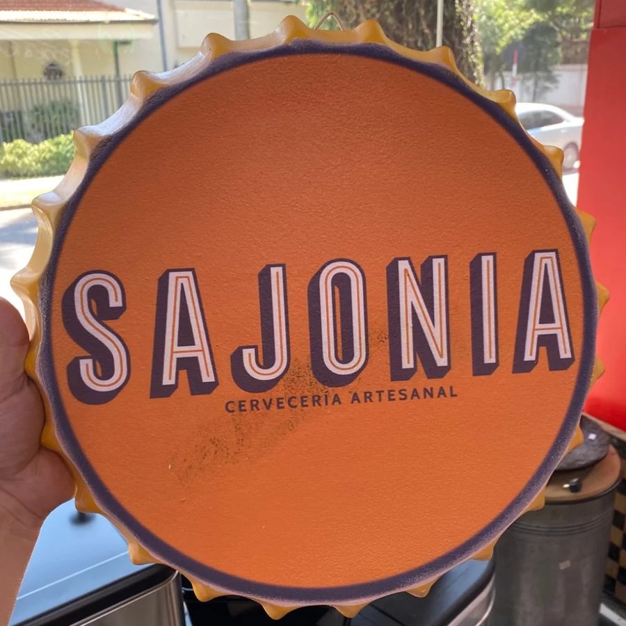 Tapa decorativa Sajonia Cervecería Artesanal